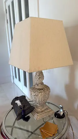 2 Classic carved ceramic table lamps with beige shade