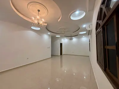 فيلا فاخره_سعر مميز جدااا_5 غرف نوم منهم غرفتين داخل بعض_صالة معيشة_صالة طعام_مجلس_جاهزة للسكن