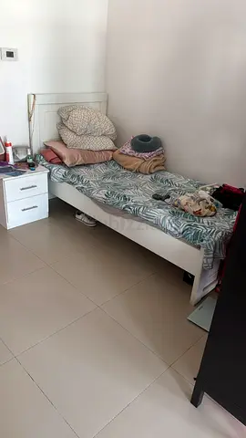 Executive Female Bed Space with all amenities and furnished near metro