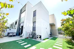 Corner Villa | Natural Light | Kitchen Appliances