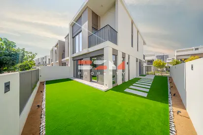4 Cheques | Brand new | Corner End Unit