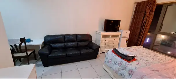 AMAZING FURNISHED MASTER ROOM FOR RENT NEXT TO MALL OF EMIRATES AND METRO STATION AT NICE BUILDING