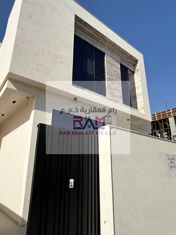 فيلا فاخرة للبيع في عجمان – الياسمين جاردنز، 5 غرف ماستر، تشطيب راقي، بسعر شامل التسجيل