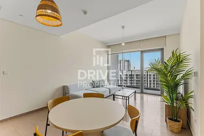 Furnished Apt | Mid Floor | Ready to Move in