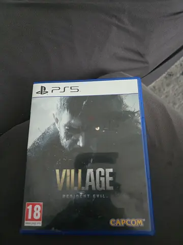 Resident Evil Village (PS5) - Like New
