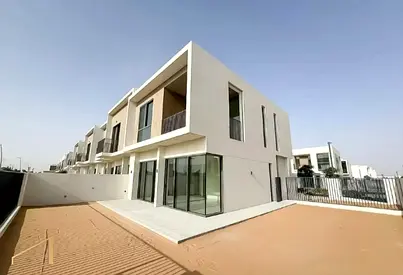 4+Maid | End Corner | Close to Park | Single Row