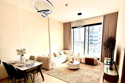 FULLY FURNISHED | VACANT | PET-FRIENDLY BUILDING