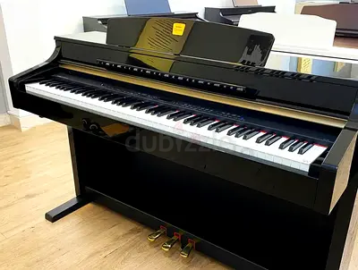 YAMAHA CLAVINOVA CLP 330 Polished Ebony Digital Piano