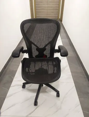 Herman Miller Highly Recommend Aeron Classic Office Chair fully loaded