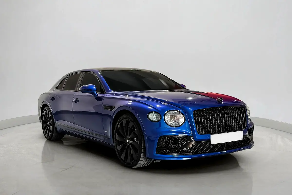 Bentley Flying Spur 2022 — photo 1 of 15