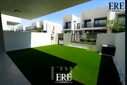 Spacious 3BR Townhouse | Vacant | Modern