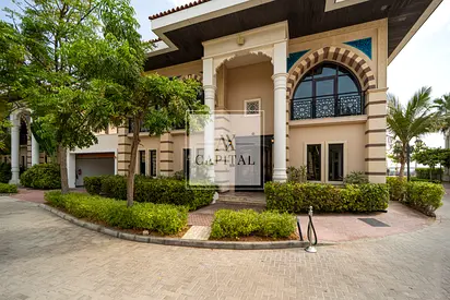 Pool | Lift | Bills Included | Skyline Views