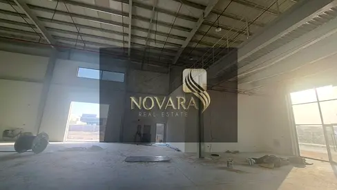 A warehouse for rent is available with a large area and excellent specifications suitable for various commercial and industrial activities.
