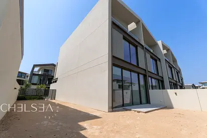 CORNER | G+2 | UPGRADED | LARGE PLOT