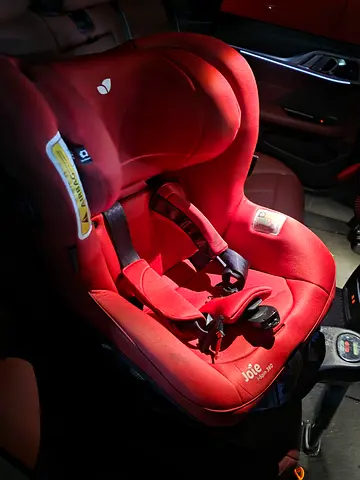 Infant and toddler carseat joie ispin