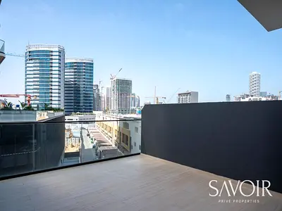 Unfurnished | Vacant | Ready to move in | 12 Chqs