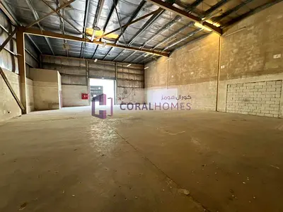 مستودع تجاري معزول على ارتفاع 7 أمتار