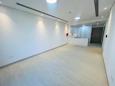 Spacious 3 Bed | Pool View | Read to Move in