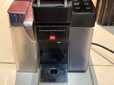 illy FrancisFrancis Y3.2 Espresso/Coffee Machine (Used)
