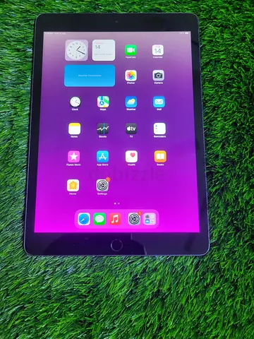 ipad 7th generation 32GB 
Delivery available