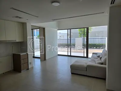4BR Villa | Vacant | Prime Location