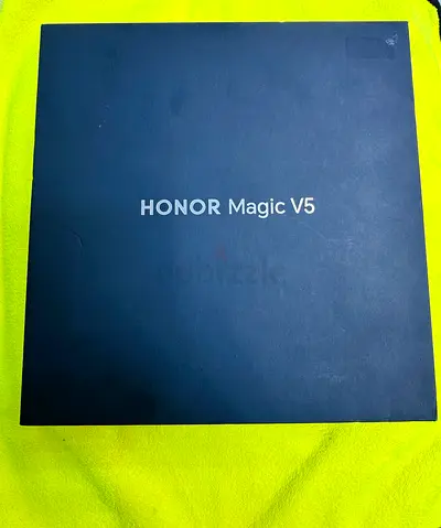 HONOR MAGIC V5