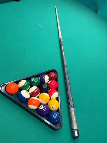 Professional Pool Cue, 58 inches, 19 ounces, 13mm tip , negotation allowed,