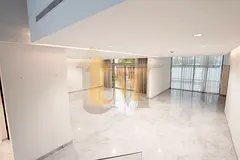 Spacious 5BR Villa in District One