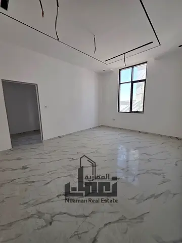فيلا للبيع فى حوشى بمساحة 5100قدم 5غرف نوم ماستر السعر 330000درهم
