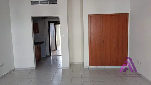 studio available for rent with free maintenance