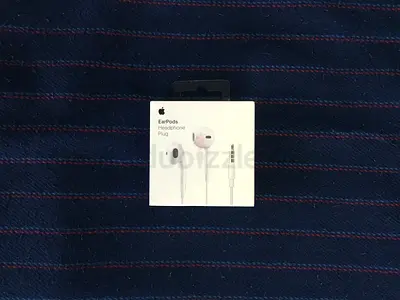 Original Apple EarPods (3.5mm Headphone Plug)