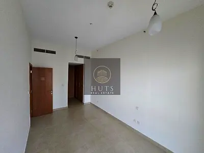 طابق مرتفع | بدون تبريد | معيشة فاخرة | غير مفروش
