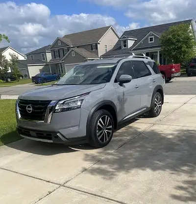 Nissan Pathfinder SL AWD 2023