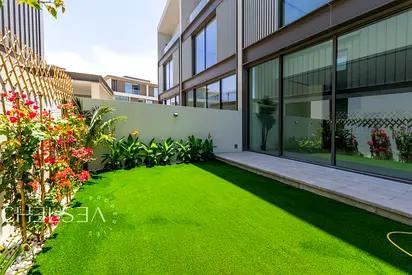 SINGLE ROW | G+2 TOWNHOUSE | BRAND-NEW