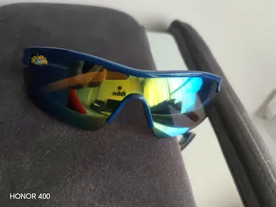 Blue mirrored sports sunglasses – lightly used