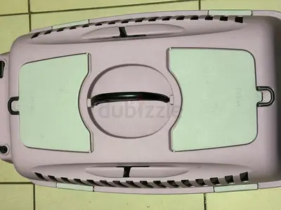 Used hard plastic pet carrier with top handle — good condition