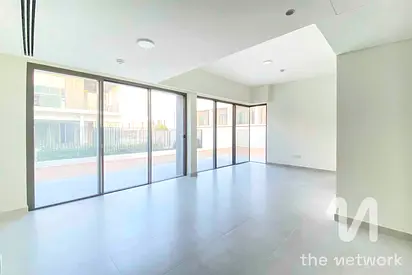 Vacant and Ready | Single Row | Corner unit