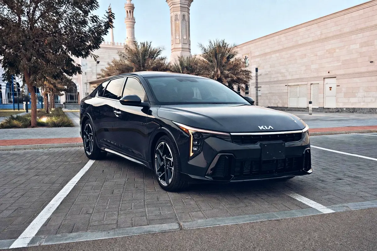 Kia K4 2025 — photo 1 of 20