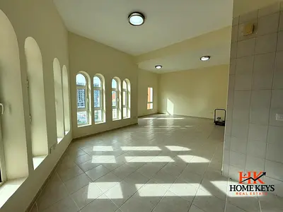 شقة غرفتين وصالة مع غرفة خادمة | مساحة واسعة جدًا | إطلالات على البوليفارد والفناء | دقيقة واحدة سيرًا إلى محطة المترو