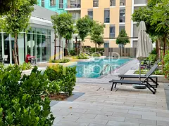 Pool View | Prime Location | Freehold