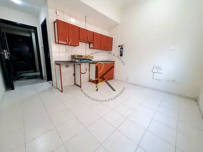 🌟 Cozy Unfurnished Studio | 430 Sqft | Prime Location in Muwailah Commercial – Sharjah 🏡✨
