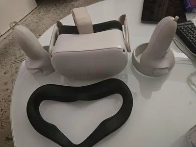 Meta Quest 2 VR headset 128mb with controllers