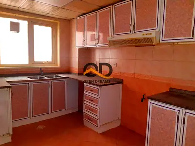 (( NEAR BUS STATION )) FAMILY BUILDING BIG OFFER BIG OFFER 2 BHK ONLY 40k PRIME LOCATION MUWAILIAH