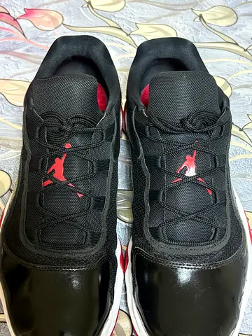 Air jordan 11 low bread