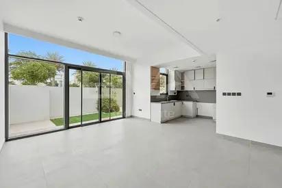 POOL VIEW | UNFURNISHED | VACANT | CORNER UNIT