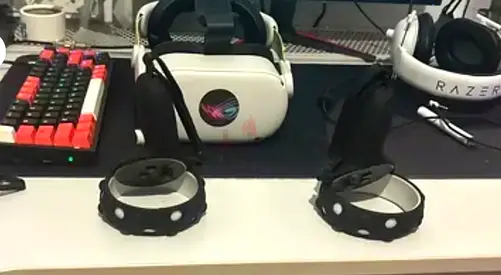 Quest 2 VR Headset | Kiwi Pro Headstrap  Controller Covers included