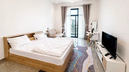 Middle Floor | Well Maintained | Prime Location | Fully Furnished