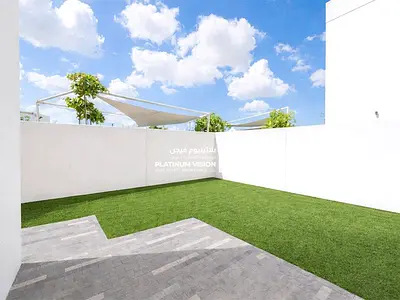 SINGLE ROW | Semi-Corner | Private Landscaped + Extended Garden