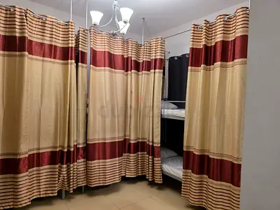 Bed space available in satwa