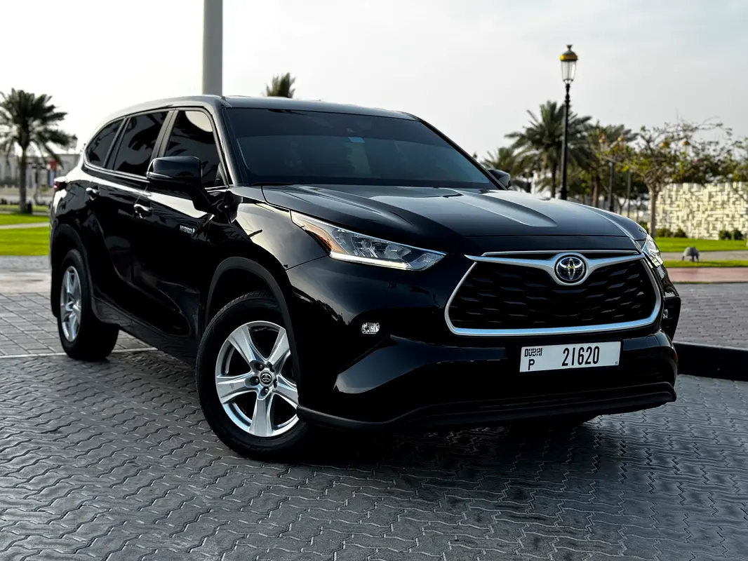 Toyota Highlander 2024 — photo 1 of 14